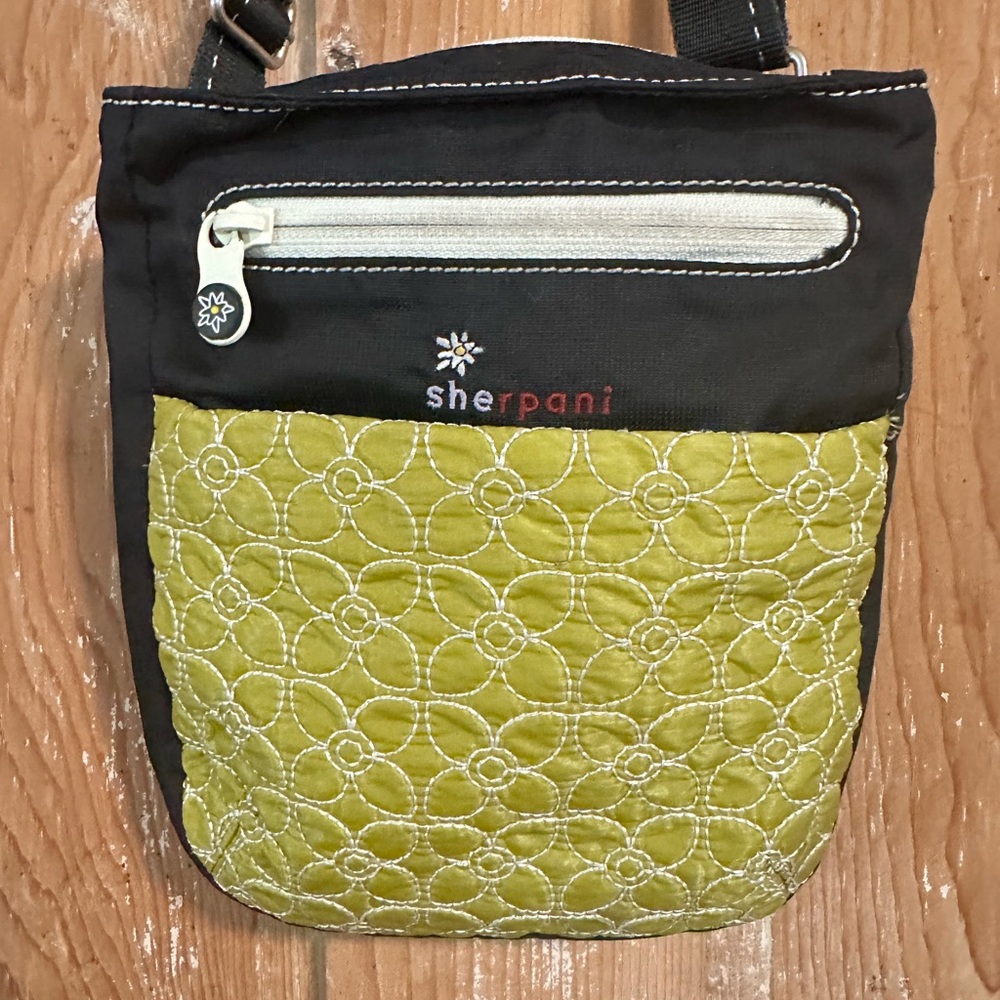 Sherpani Black and Yellow Crossbody Bag